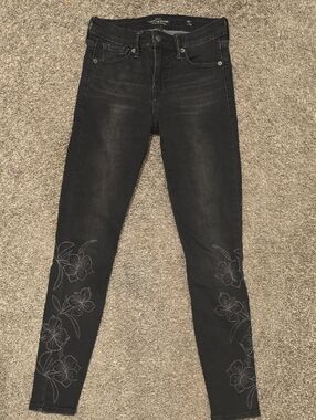 Lucky Brand Black Floral-Accent Skinny Jeans